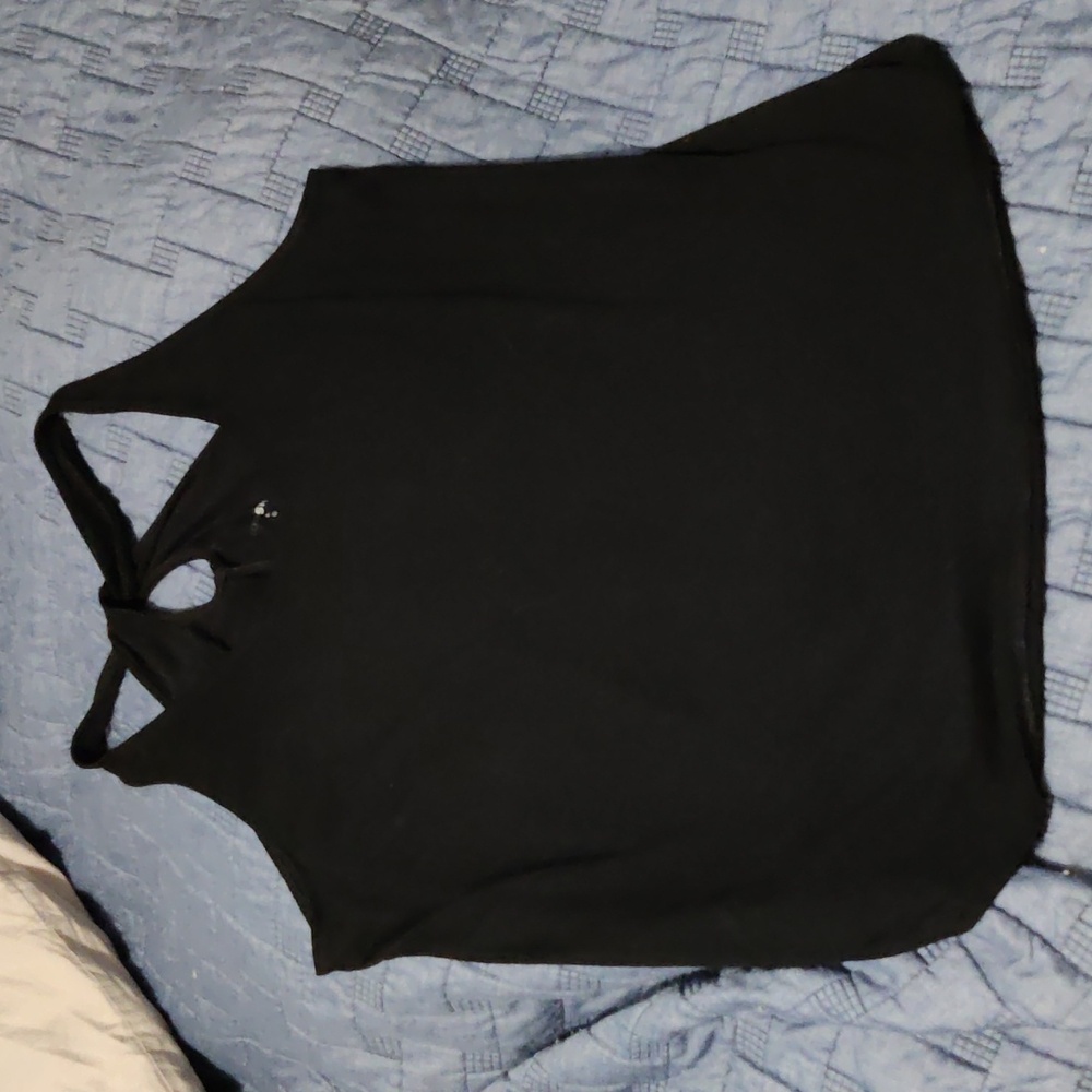 Curved hem twisted back athletic tank top